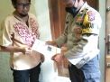 Personil Bhabinkamtibmas Takal Kedinding Berikan Himbauan Serta Sosialisasi Mengenai PMK Kepada Masyarakat Jalan Kalilom Baru