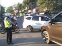 Polsek Asemrowo Laksanakan Pemantauan Arus Lalin Sore di Tambak Mayor, Situasi Terpantau Lancar
