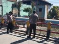Polsek Krembangan Lakukan Pengecekan Rutin Debit Air Sungai di Wilayah Krembangan, Waspada Adanya Potensi Banjir