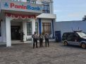Polsek Asemrowo Laksanakan Patrli di Bank, Antisipasi Kerawanan