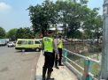 Polsek Pabean Cantikan Cek Debit Air Sungai Kalimas, Waspada Adanya Kenaikan Ketinggian Air