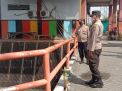 Polsek Krembangan Laksanakan Pengecekan Debit Air Jalan Solotigo, Terpantau Dalam Batas Aman