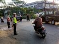 Polsek Krembangan Laksanakan Pengaturan Lalu Lintas Sore di Mbah Ratu, Situasi Terpantau Aman Terkendali