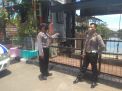 Polsek Kenjeran Cek Debit Air Sungai Tambak Wedi Secara Rutin