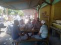 Polsek Semampir Sambang Warga Ke Warung, Sampaikan Pesan Harkamtibmas