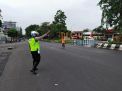 Polres Pelabuhan Tanjung Perak Beri Pelayanan Prima Ke Masyarakat Melalui Kegiatan Pengaturan Lalu Lintas Pagi