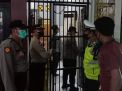 Polsek Asemrowo Cek Kondisi Tahanan, Antisipasi Adanya Tahanan Sakit