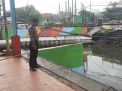Polsek Asemrowo Cek Debit Air di Pompa Balong II, Waspada Adanya Potensi Banjir