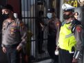 Polsek Asemrowo Cek Kesehatan Tahanan Melalui Pengecekan Ruang Tahanan Rutin