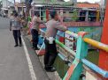 Polsek Kenjeran Pantau Ketinggian Debit Air Kejawan Lor, Situasi Terpantau Aman Terkendali