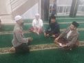Panit Binmas Krembangan Laksanakan Kegiatan Jumat Darling di Masjid At-Taqwa, Sampaikan Pesan Harkamtibmas