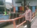 Polsek Krembangan Cek Ketinggian Debit Air Tanjung Sadari, Terpantau Masih Dalam Batas Normal