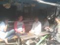 Anggota Bhabinkamtibmas Ujung Sambang Warga, Sampaukan Himbauan Untuk Selalu Jaga Kerukunan