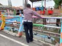 Polsek Kenjeran Lakukan Pengecekan Debit Air Sungai, Waspada Adanya Potensi Banjir
