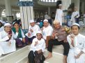 Personil Bhabinkamtibmas Takal Kedinding Laksanakan Giat Sholat Jumat Berjamaah, Berikan Himbauan Kepada Santri Untuk Menghindari Pergaulan Bebas