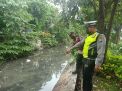 Polsek Semampir Cek Ketinggian Debit air Sungai, Waspada Adanya Potensi Banjir