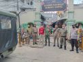 Personil Polsek Semampir Lakukan Patroli Antisipasi Jambret di Ampel, Ingatkan Peziarah Untuk Selalu Waspada
