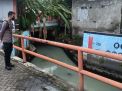 Polsek Krembangan Lakukan Pengecekan Debit Air Sungai, Antisipasi Adanya Potensi Banjir