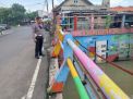 Polsek Kenjeran Cek Debit Air Sungai Waspada Potensi Banjir