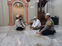 Personil Bhabinkamtibmas Kelurahan Bongkaran Laksanakan Giat Jumat Darling Sampaikan Pesan Waspada Pergaulan Bebas di Kalangan Remaja