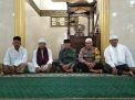 Personil Bhabinkamtibmas Takal Kedinding Laksanakan Sholat Jumat Berjamaah, Sekaligus Sampaikan Pesan Harkamtibmas