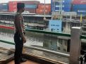 Polsek Asemrowo Cek Ketinggian Debit Air Sungai, Terpantau Dalam Batas Normal