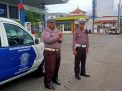 Polsek Krembangan Laksanakan Patroli Pemantauan Arus Lalin di Depan SPBU, Antisipasi Kemacetan dan Kerawanan