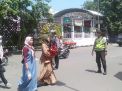 Polsek Semampir Lakukan Patroli Antisipasi Jambret di Depan SWK, Sekaligus Atur Arus Lalu Lintas