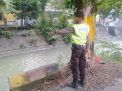 Polsek Semampir Laksanakan Pemantauan di Sungai Pegirian, Antisipasi Adanya Bencana Alam