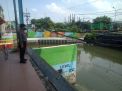 Polsek Asemrowo Laksanakan Pengecekan Debit Air Pompa Balong, Antisipasi Potensi Bencana Banjir