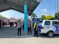 Personil Polsek Semampir Siaga di Terminal Bus Religi Ampel untuk Mencegah Kejahatan