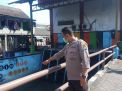 Polsek Krembangan Laksanakan Pemantauan Debit Air Dalam Rangka Antisipasi Potensi Banjir