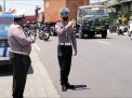 Polsek Krembangan Pantau Jalan Kalianak: Cegah Kemacetan dan Lalu Lintas Lancar