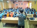 Satresnarkoba Polres Tanjung Perak Berikan Edukasi Bahaya Narkoba di Sekolah SMK Barunawati Surabaya
