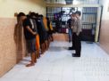 Polsek Krembangan Laksanakan Pengecekan Ruang Tahanan, Cegah Masuknya Barang Terlarang dan Tahanan Sakit