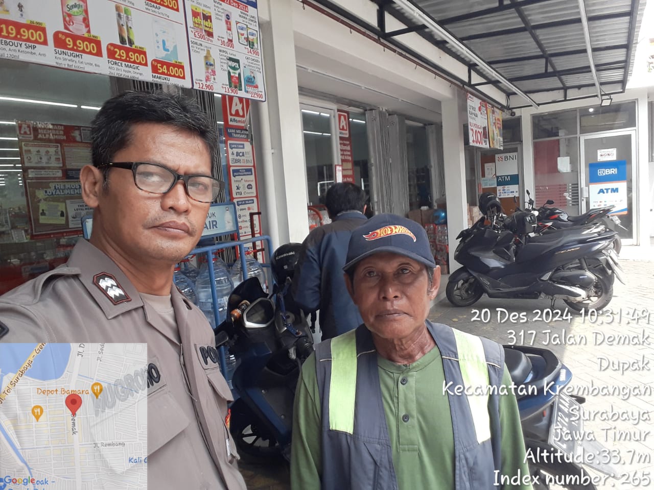 Polsek Krembangan Sampaikan Pesan Harkamtibmas di Alfamidi Jalan Demak