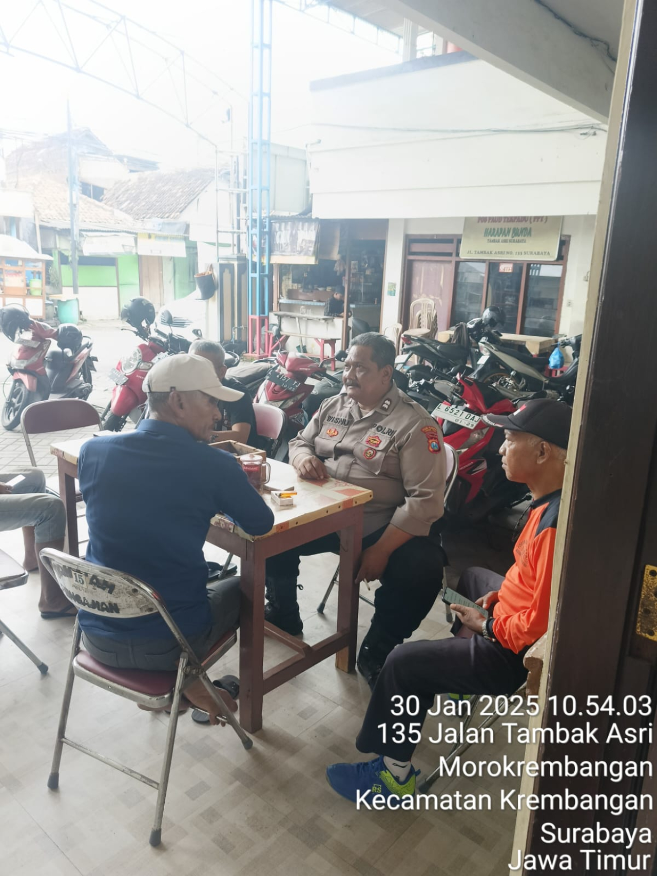 Polsek Krembangan Gelar Patroli Dialogis dengan Ketua RW 06 Tambak Asri