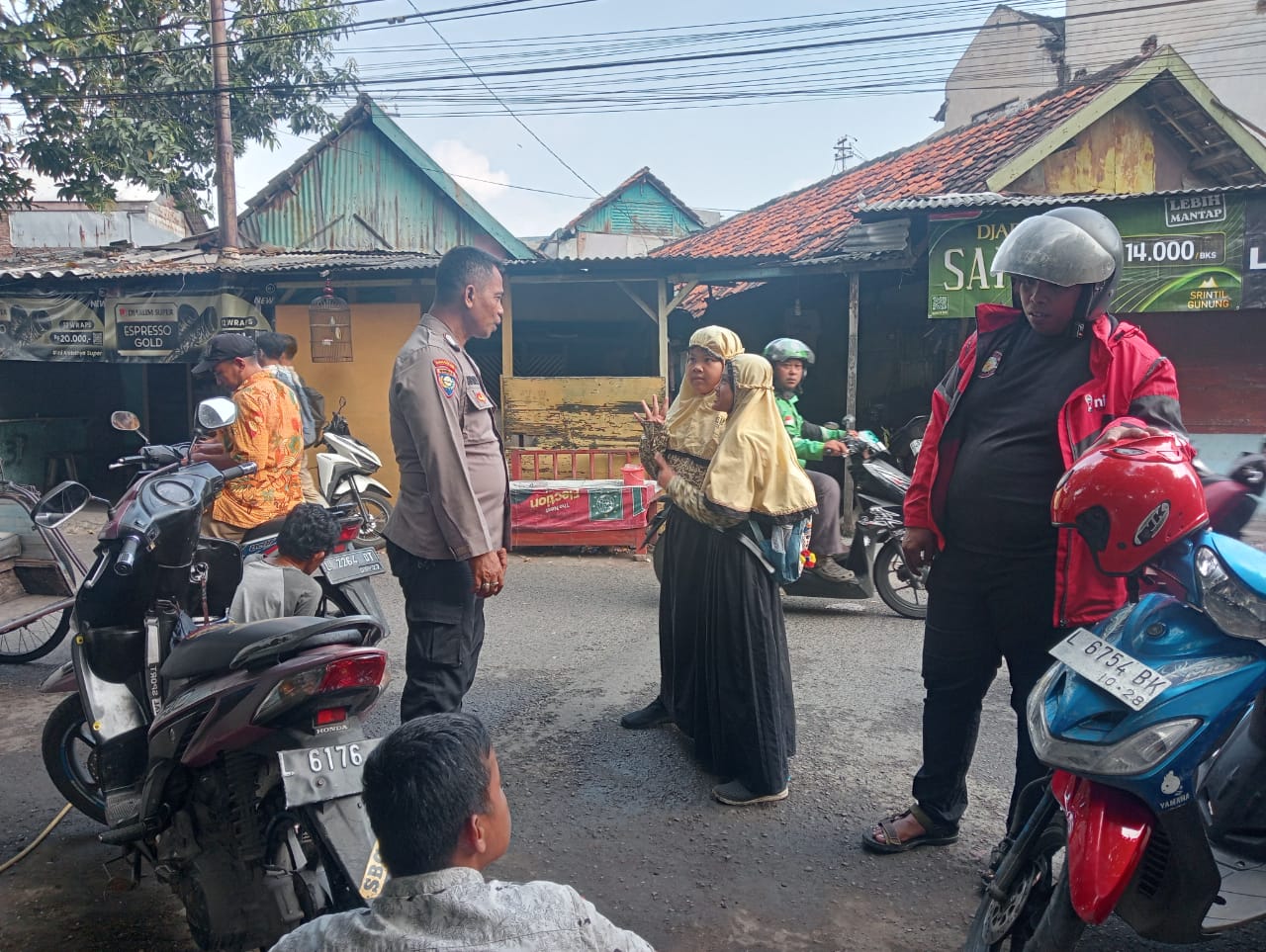Bhabinkamtibmas Ujung Sambangi Warga Sawah Pulo, Ajak Jaga Kerukunan dan Keamanan Selama Ramadan