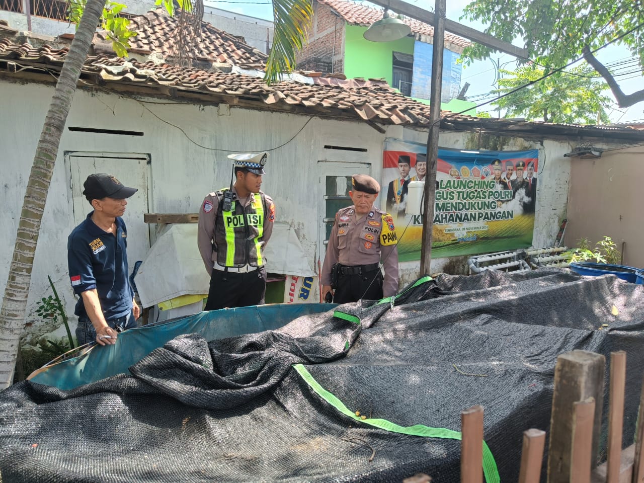 Patroli Harkamtibmas dan Pemantauan Ketahanan Pangan di Sidotopo oleh Polsek Semampir