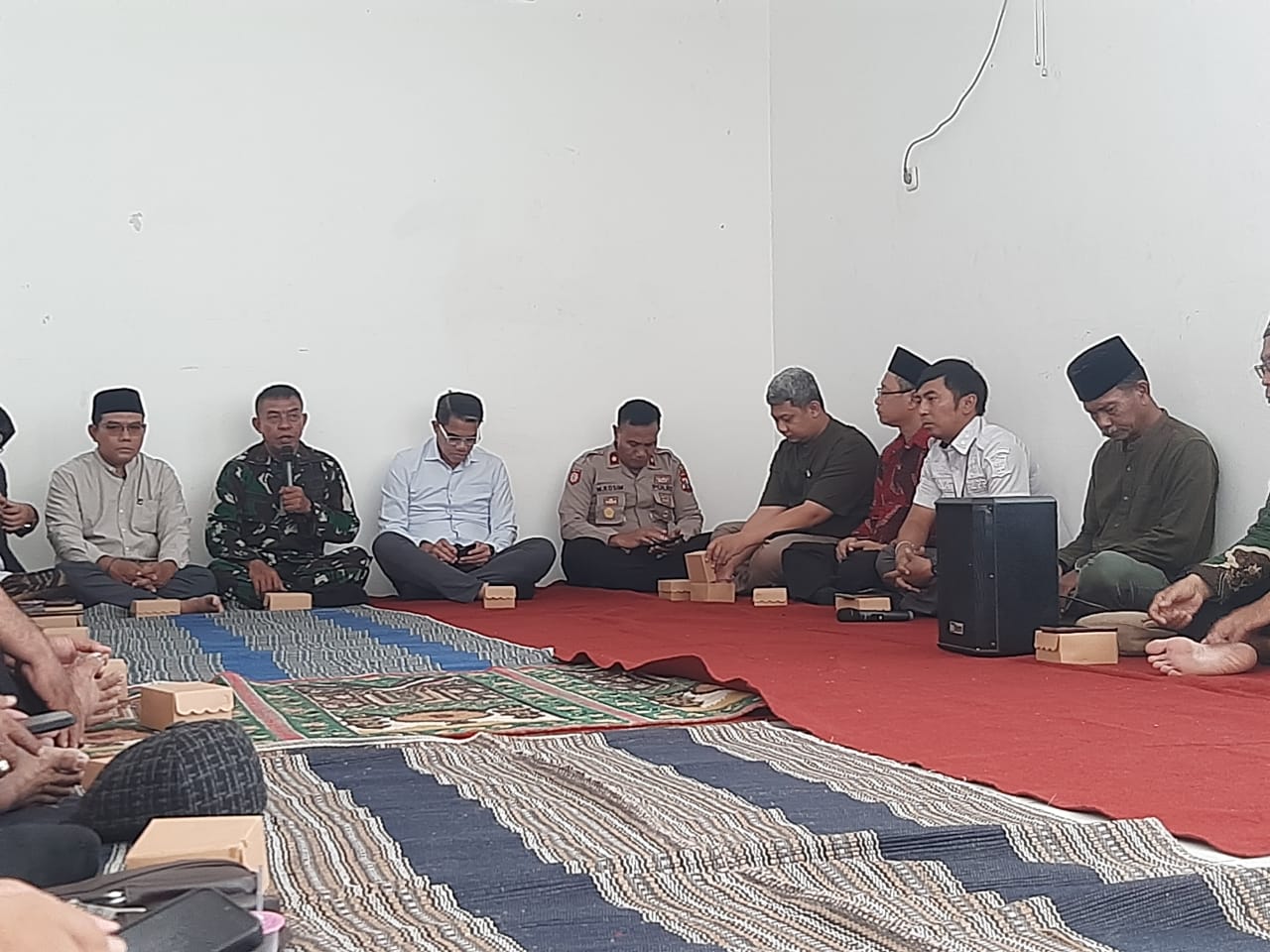 Kapolsek Krembangan Bersama Muspika Gelar Doa Bersama dan Penguatan Pam Swakarsa Hadapi Potensi Unjuk Rasa Anarkis di Surabaya