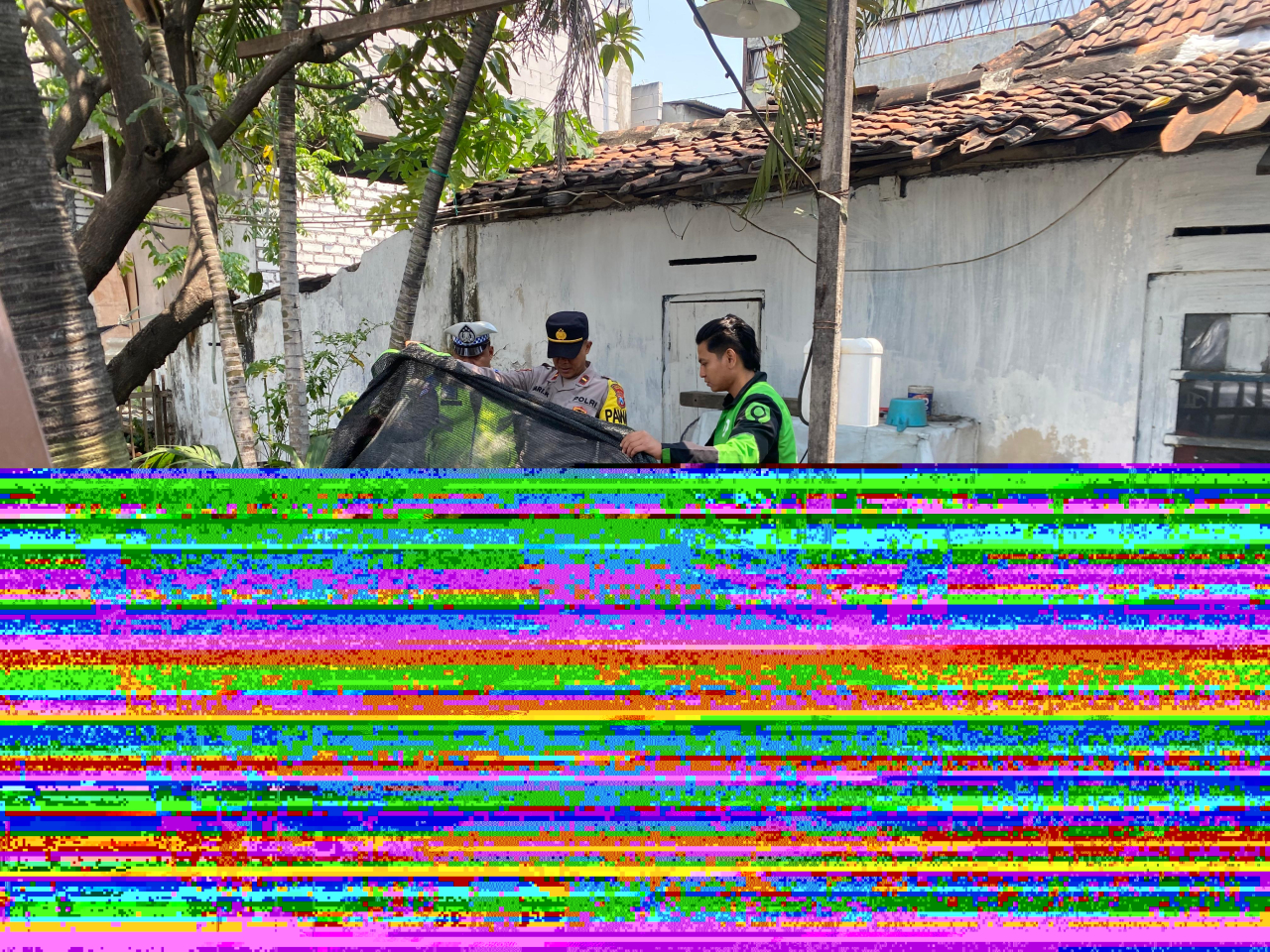 Polsek Semampir Gelar Patroli Harkamtibmas di Kampung Tangguh Sidotopo Pantau Program Ketahanan Pangan