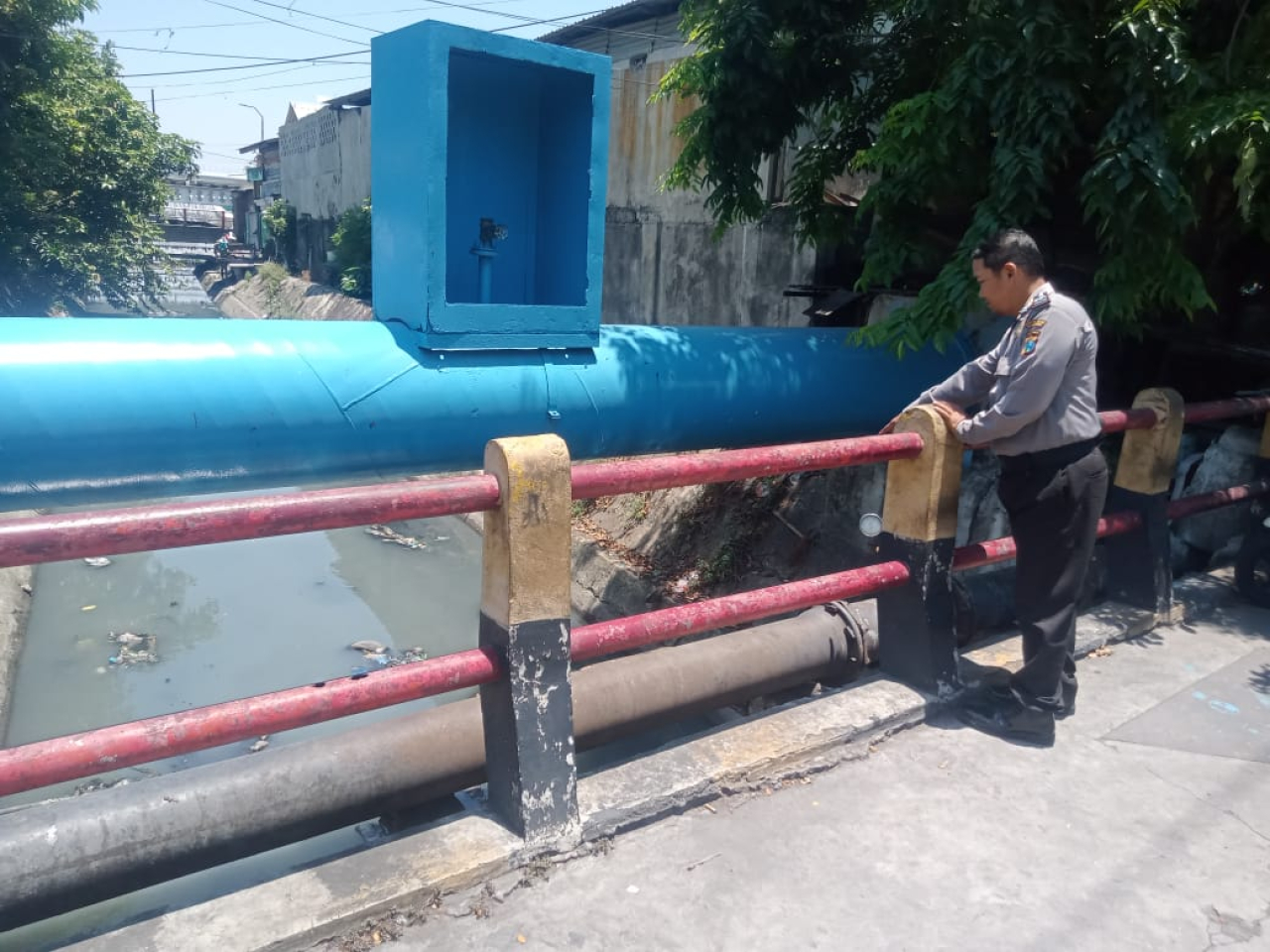 Polsek Krembangan Laksanakan Patroli Antisipasi 3C dan Pengecekan Pompa Air di Jalan Demak
