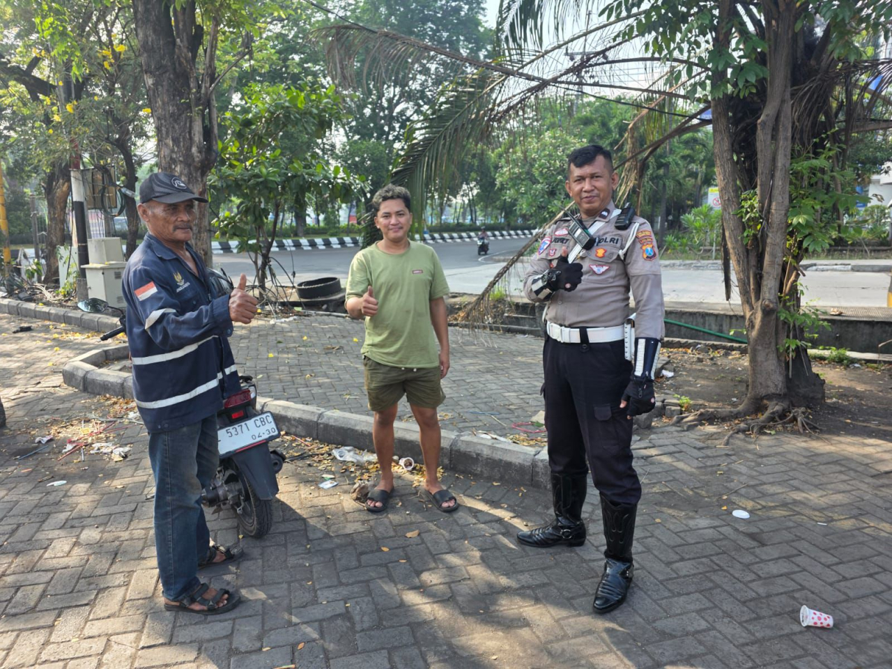 Satlantas Polres Pelabuhan Tanjung Perak Gelar Sosialisasi Tatap Muka Tertib Lalu Lintas Bersama Masyarakat