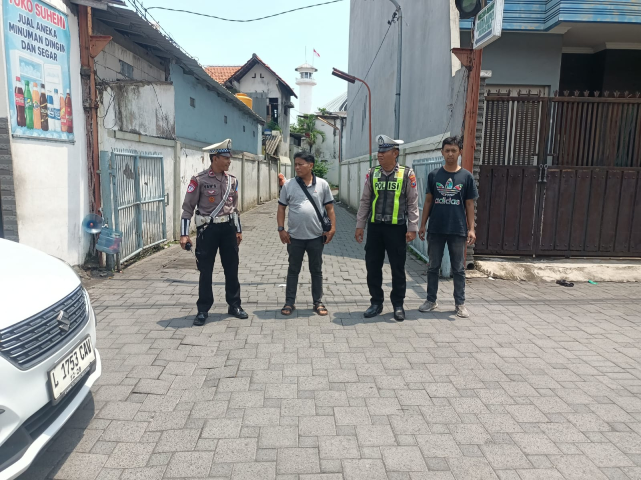 Patroli Harkamtibmas Polsek Semampir di Jalan Petukangan Antisipasi Kerawanan Lingkungan