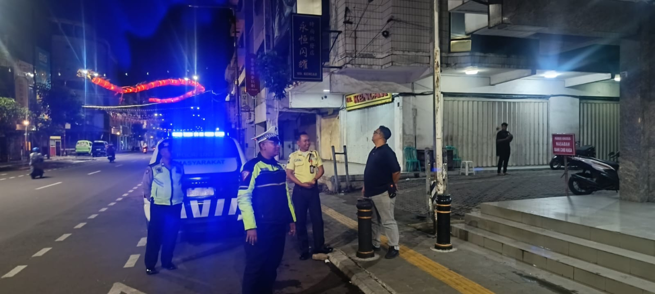 Personil Polsek Pabean Cantikan Intensifkan Patroli Harkamtibmas di Jalan Kembang Jepun Antisipasi 3C