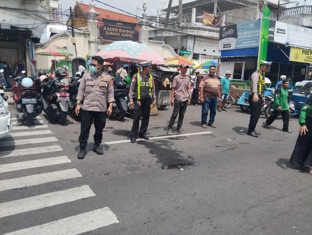 Patroli Kamtibmas Polsek Semampir Antisipasi Gangguan Keamanan di Wisata Religi Sunan Ampel