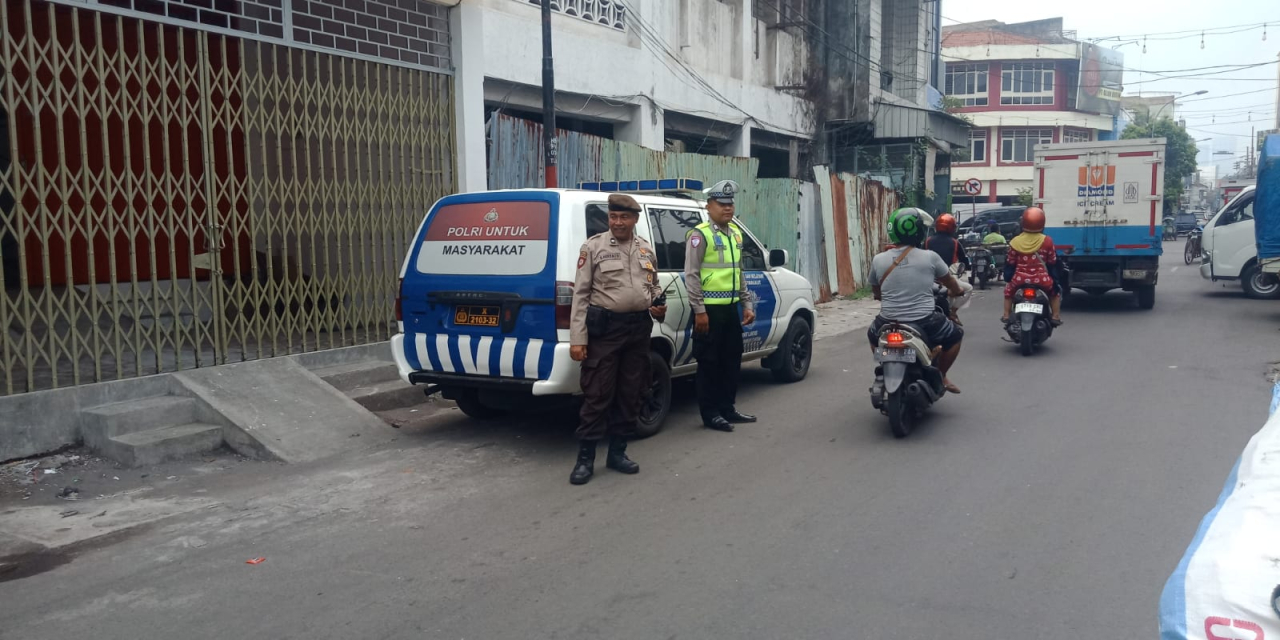 Personel Polsek Pabean Cantikan Laksanakan Patroli dan Pemantauan Arus Lalu Lintas