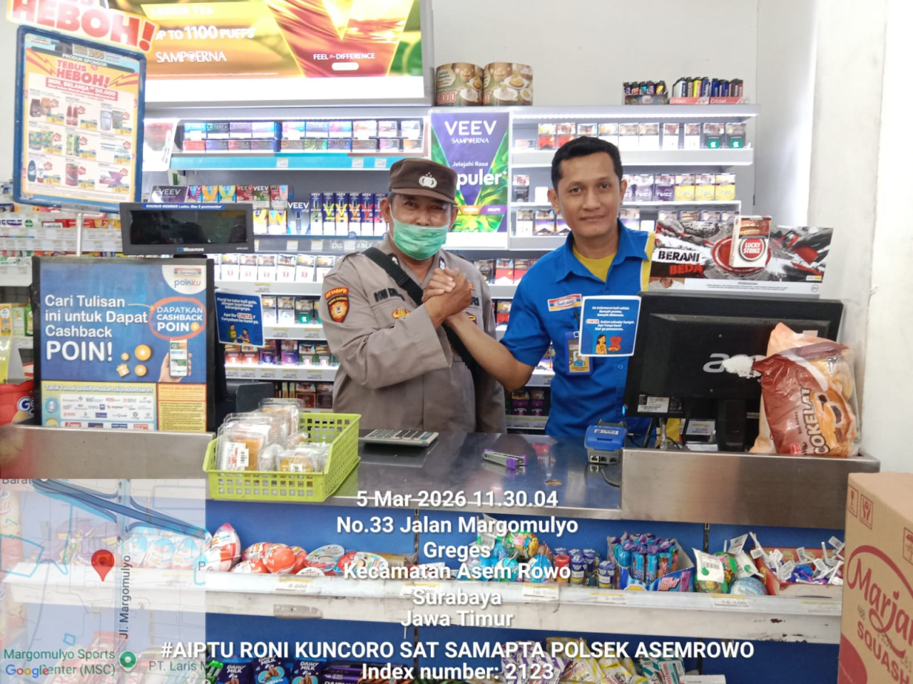 Patroli Dialogis Personil Polsek Asemrowo di Alfamart Jalan Margomulyo Berlangsung Aman