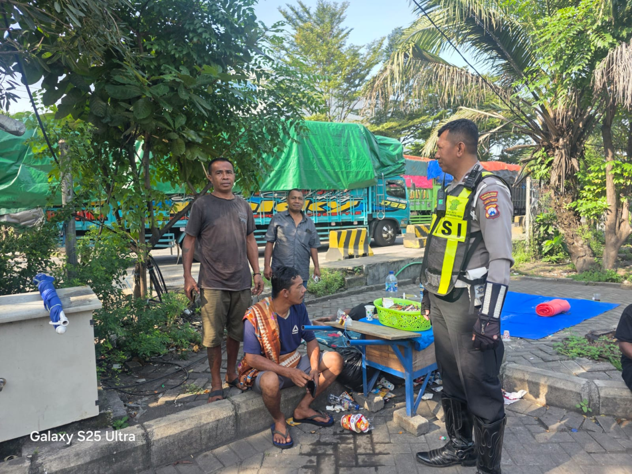 Satlantas Polres Pelabuhan Tanjung Perak Laksanakan Sosialisasi Tatap Muka Tertib Berlalu Lintas kepada Masyarakat