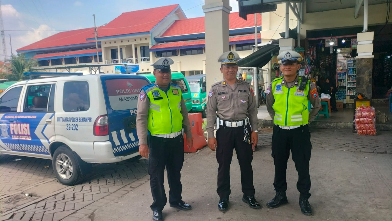 Patroli Harkamtibmas Polsek Semampir di Terminal Bus Pariwisata Sunan Ampel, Antisipasi Kerawanan